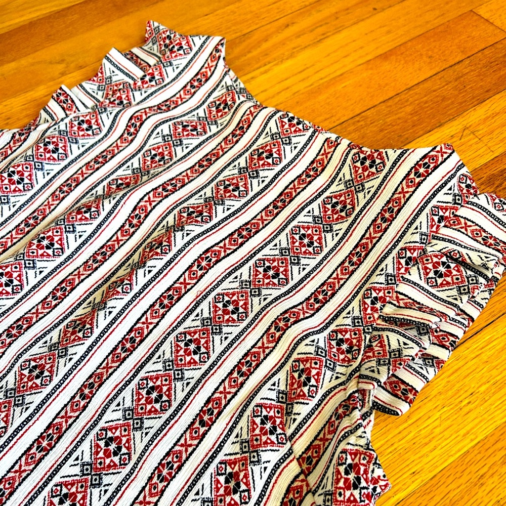Red/blue geo print tank